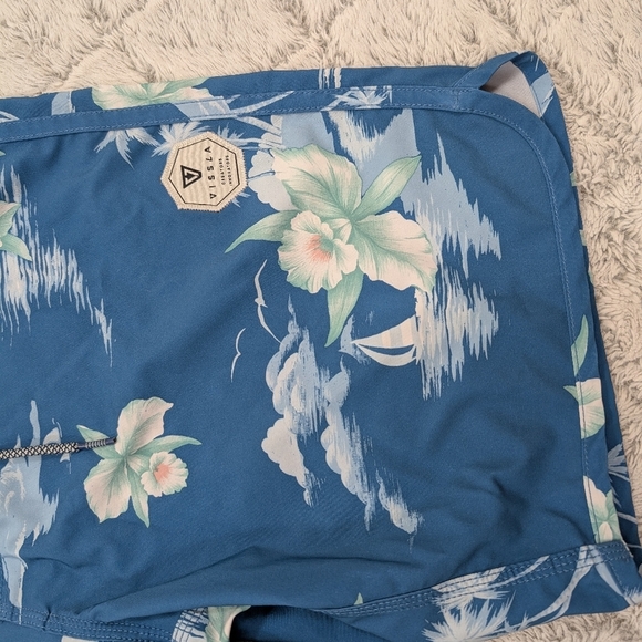 Vissla Shorts Mens 32 Blue Floral Board Swim Surf Cargo Unlined Beach 9” Taper - Picture 3 of 8